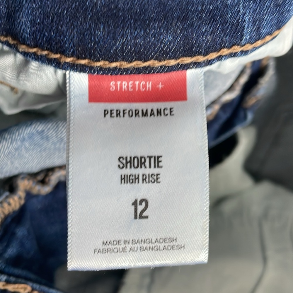 Express High Rise shorts - Picture 3 of 4